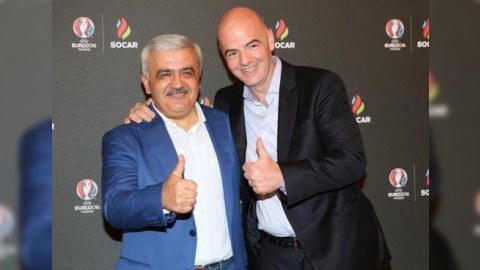 R&ouml;vnəq Abdullayev FİFA-nın prezidenti ilə bir arada