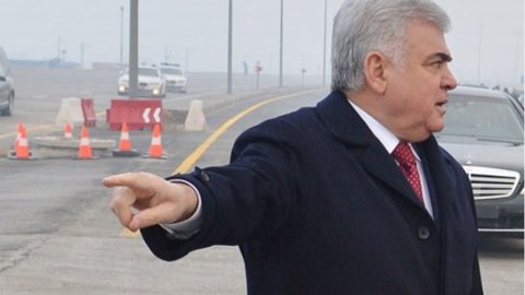 Milyonların sərf olunduğu beton yol niyə dağıldı...  