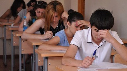 Buraxılış imtahanlarında fərqlənən rayonların adları a&ccedil;ıqlandı