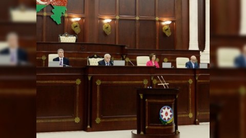 Deputat onlara verilən 3 min manatdan DANIŞDI: “Burada qeyri-adi nə var?!” 