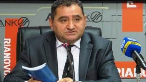 “Dərsliklər dərindən təhlil olunsa, dəhşətli qüsurlarla rastlaşarıq”  