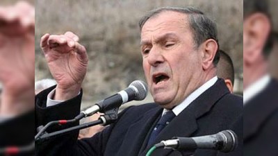 Sabiq prezidentdən etiraz&ccedil;ılara dəstək