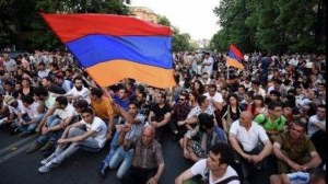 Yerevanda Sarkisyanın istefası tələb olunur