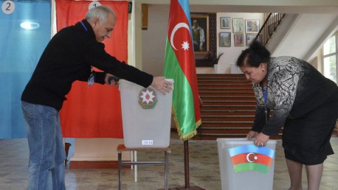 H&uuml;quqş&uuml;nas konstitusiyaya ediləcək dəyişiklikləri ŞƏRH ETDİ