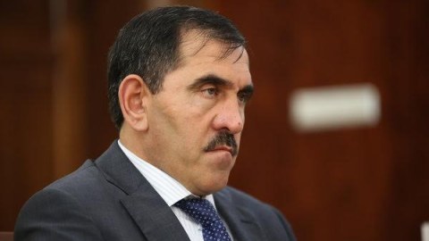 İnquşetiya rəhbərinin korteji qəzaya uğradı: 3 nəfər yaralandı
