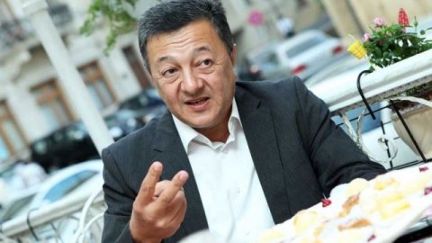 &ldquo;Reket&rdquo; jurnalistə &ldquo;Zərdabi&rdquo; m&uuml;kafatı necə verildi?
