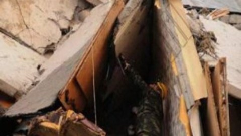 Misirdə binanın u&ccedil;ması 7 nəfərin &ouml;l&uuml;m&uuml;nə səbəb olub