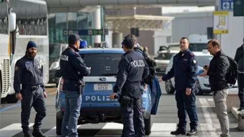 Slovakiya&nbsp; aeroportunda terror təhl&uuml;kəsi