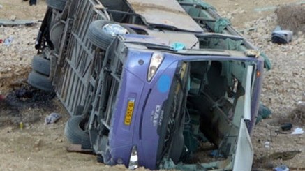 Pakistanda sərnişin avtobusu qəzasında 16 nəfər &ouml;l&uuml;b