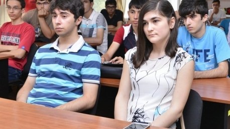 Tələbə adı qazananlara XƏBƏRDARLIQ - avqustun 25-dək qeydiyyatdan keçin  