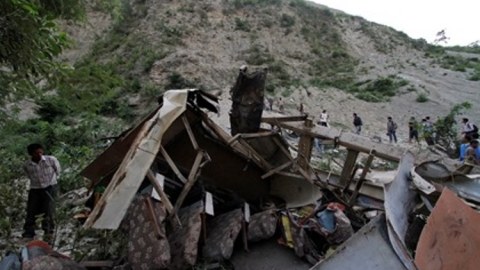 Sərnişin avtobusu aşdı: 25 nəfər &ouml;ld&uuml;