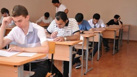 Ali məktəblərin boş yerlərinə və kolleclərə ixtisas se&ccedil;imi yekunlaşır  