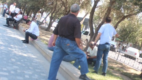 Kirayə ev bazarına tələbə axını başladı - Yeni dərs ilinin PROBLEMİ  