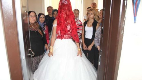 Komediya kimi toy: Gəlin zurnasız evdən çıxmadı - FOTOLAR