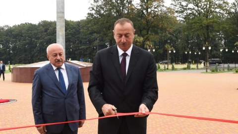 Prezident Masallıda Bayraq Meydanı və Rəmzlər Muzeyinin a&ccedil;ılışını edib