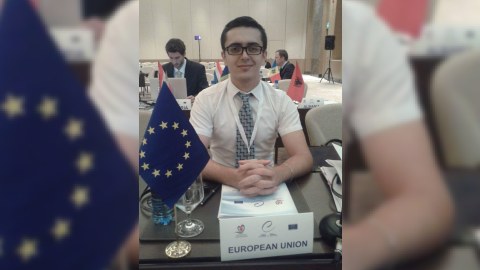 Azərbaycanlı tələbə Avstraliyada jurnal redaktoru se&ccedil;ilib