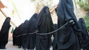 İŞİD Mosulda &ccedil;adraya qadağa qoyub