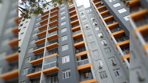 Daşınmaz əmlak bazarında evlər UCUZLAŞACAQ