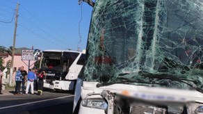 Türkiyədə avtobus Azərbaycandan gedən yük avtomobilinə çırpılıb - 15 yaralı
