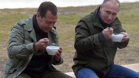 Putin və Medvedyev balıq tutmağa getdilər - FOTO, VİDEO