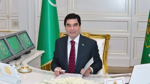 T&uuml;rkmənistanda prezidentlik m&uuml;ddəti 5 ildən 7 ilə qaldırılıb  