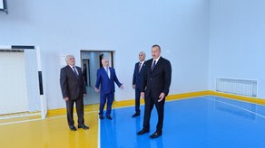 Prezident 12 n&ouml;mrəli məktəbdə - FOTO