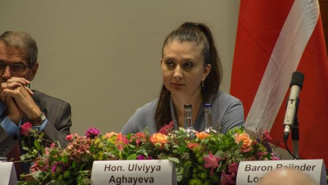Xanım deputat: “Mənə yaxınlaşıb “siz müsəlmansınız?” soruşdular” - MÜSAHİBƏ