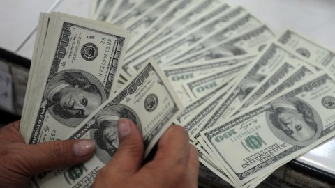 Dolların bu günə olan MƏZƏNNƏSİ 