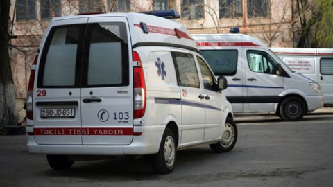 Gəncədə ailə FACİƏSİ: 14 yaşlı qız &ouml;ld&uuml;, 15 yaşlı bacısı yaralandı
