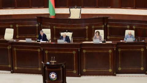 Milli Məclis 30 sentyabrda 30 məsələyə baxacaq - SİYAHI  