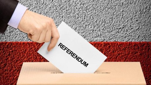 17:00-dək se&ccedil;icilərin 63,6%-i referendumda səs verib