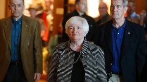 FED rəhbəri ilin sonunadək u&ccedil;ot dərəcəsinin artırılacağını istisna etməyib