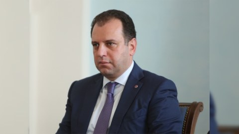 Ermənistanın yeni müdafiə naziri kimdir? – DOSYE