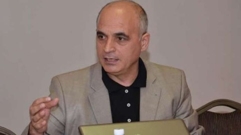 “Xüsusi sahibkarlar fermerləri, kəndliləri bazara buraxmır”  