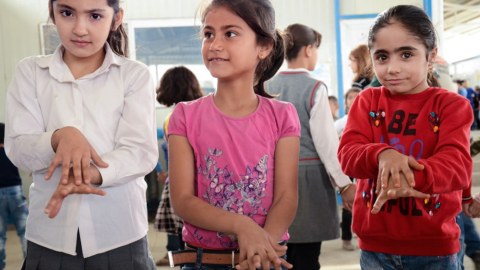 UNICEF: Hər il yüz minlərlə körpə yoluxucu xəstəliklər səbəbindən həyatını itirir