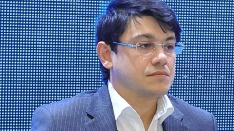 Komitə sədrindən litvalı nazirin ailəsinə başsağlığı