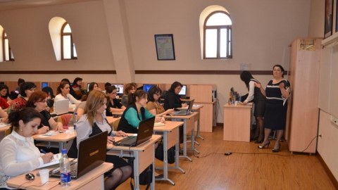 26 rayonda müəllimlər imtahan verəcək