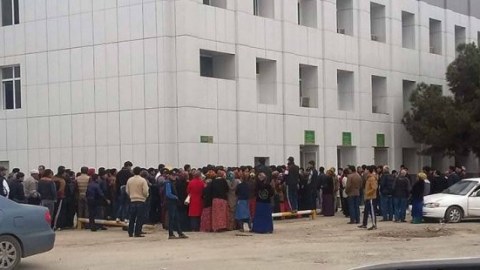 T&uuml;rkmənistanda qadınlara siqaret satışı qadağan olunub