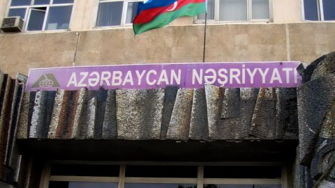 &ldquo;Azərbaycan&rdquo; Nəşriyyatının ayaqyolu problemi... bu il də həll olunmayacaq