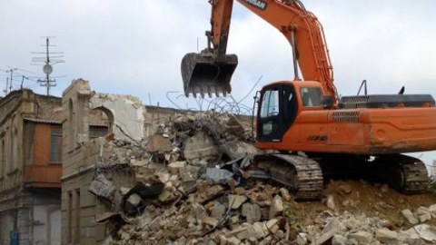 Bakıda 1000-dək yaşayış binası s&ouml;k&uuml;ləcək, 30 mindən &ccedil;ox sakin k&ouml;&ccedil;&uuml;r&uuml;ləcək - RƏSMİ