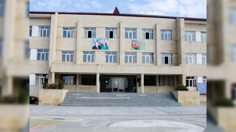  Bakının qalmaqallı məktəb direktoru işdən çıxarıldı 