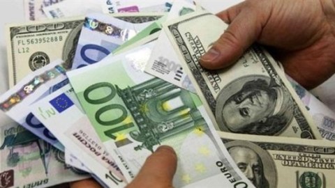 Bütün valyutalar dollar qarşısında ucuzlaşır - Təhlil