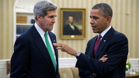 Kerri sonuncu şansından istifadə edir, Obama razılaşmadan qorxur
