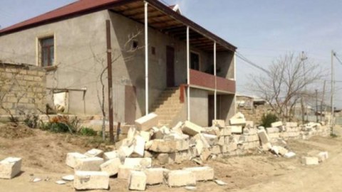 Deputatdan sənədsiz evlərlə bağlı hökumətə ÇAĞIRIŞ  