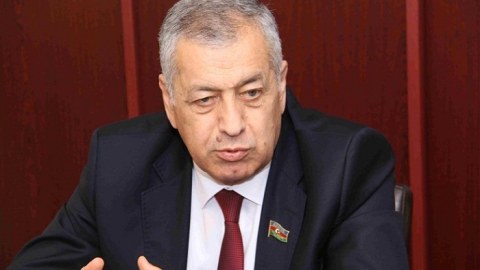 “Biznesmenlər bilməlidirlər ki, manat bu çərçivədə hərəkət edəcək”