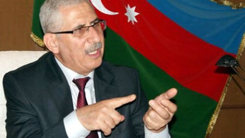 Bəxtiyar Sadıqov qəzetləri &ldquo;vurdu&rdquo;: Sanki boyunlarına &ldquo;qəzet buraxmaq y&uuml;k&uuml;&rdquo; qoyulub