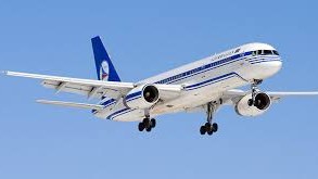 Məcburi eniş edən təyyarənin pilotu vəfat edib
