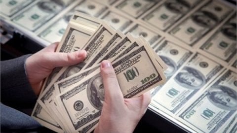 Məmurlar xaricə apardıqları böyük pulları Azərbaycana qaytarsınlar - TƏKLİF