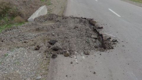 Nəqliyyat Nazirliyi, &ldquo;Azəravtoyol&rdquo; və yamaqlı yollar...