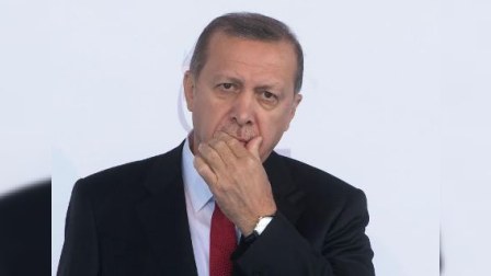 Ərdoğan TBMM-də burnu sınan millət vəkilini ziyarət edib